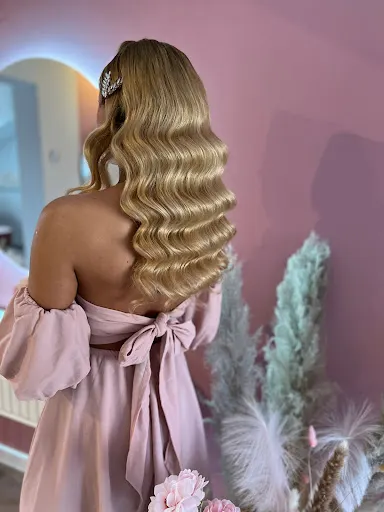 Stylizacja Fryzur „Zaczarowany Grzebień” Izabela Rutkowska